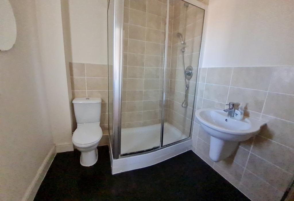 Shower En-Suite