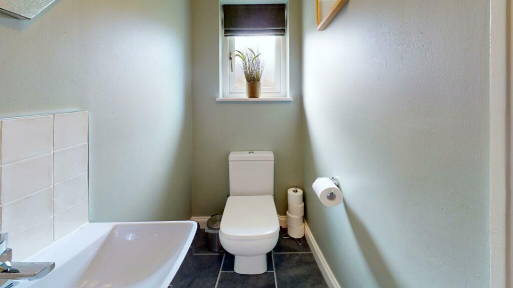 7-Acre-Fold-Bathroom 2