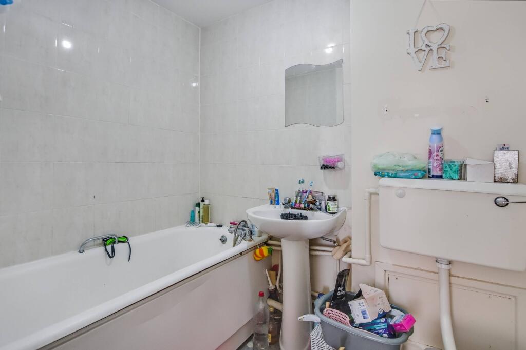 114 Jersey House, 2 Eastfield Road, Enfield, Middlesex, EN3 5UY