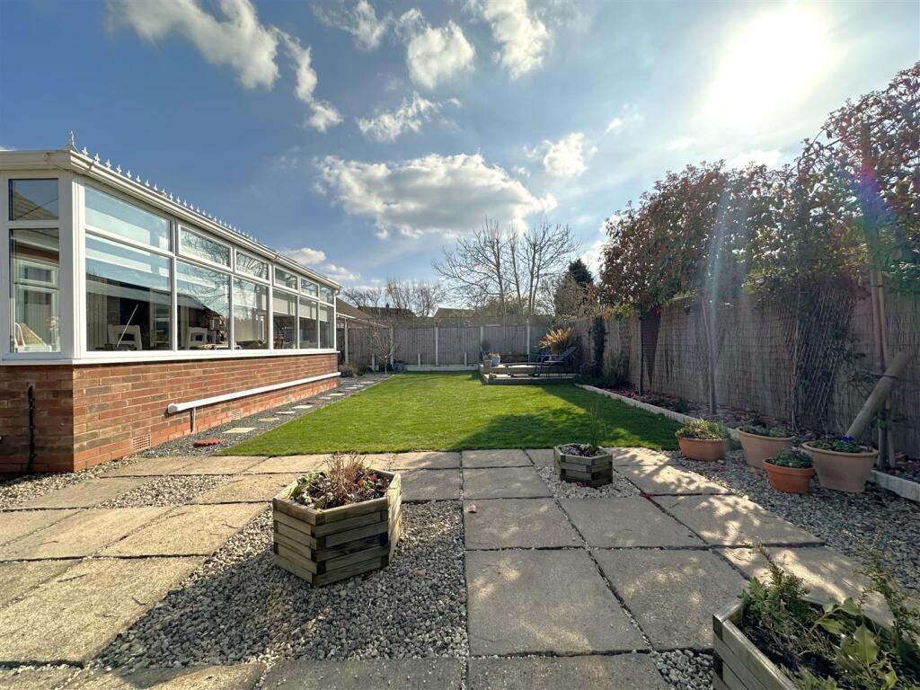 Landscaped Rear Garden 533