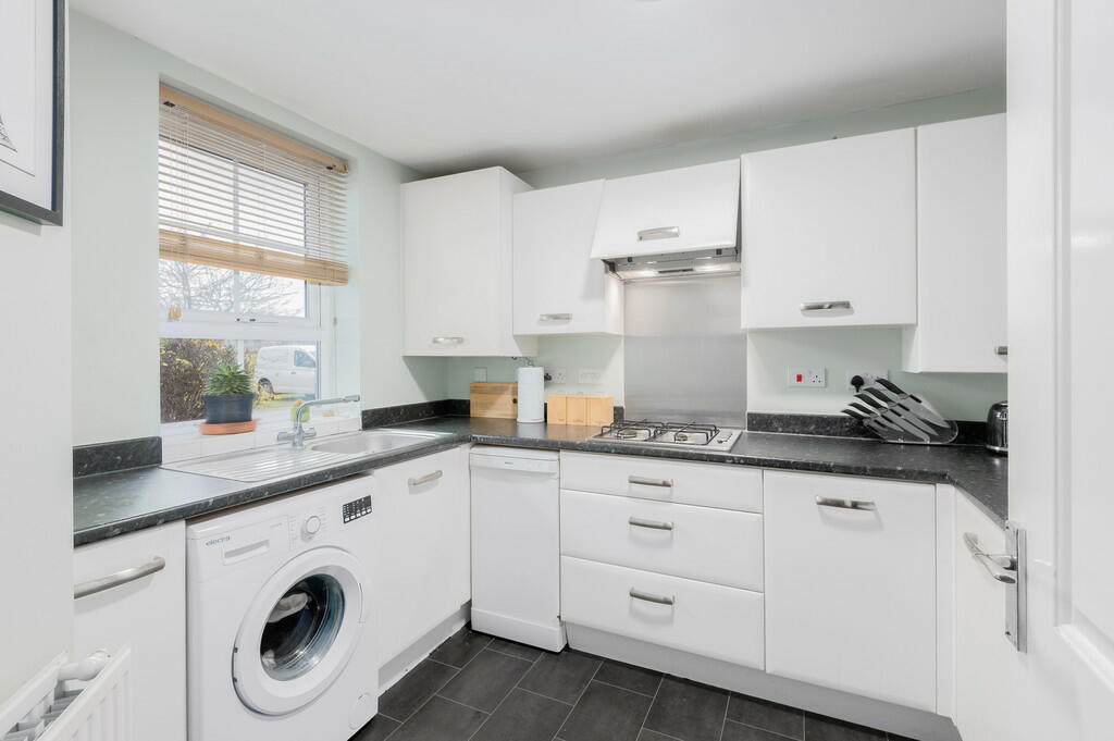 8 Rose Whittle Av...