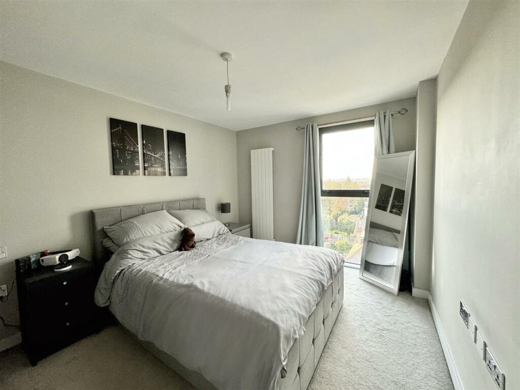 Bedroom 1.jpeg
