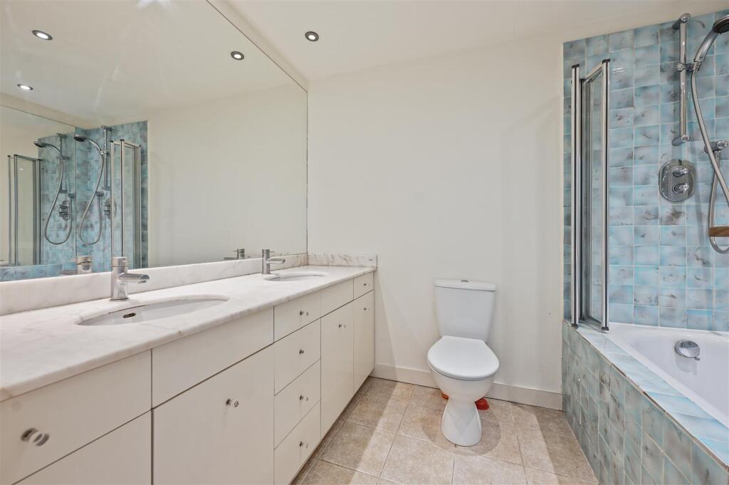 Faroe Road - Bathroom3 (1).JPG