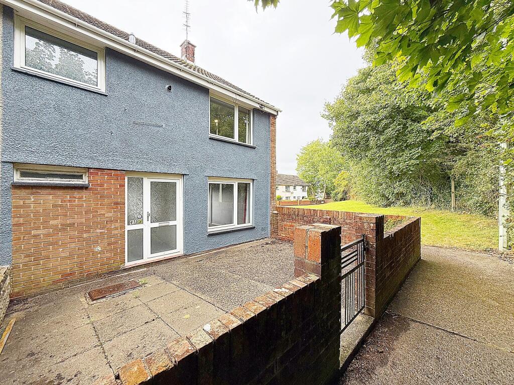 Heol-y-gyfraith, Talbot Green, Pontyclun, Rhondda Cynon Taff. CF72 8AJ