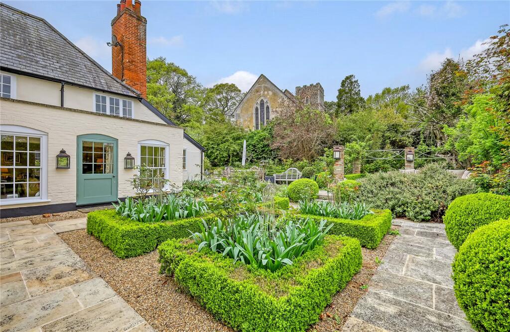 Courtyard Garden