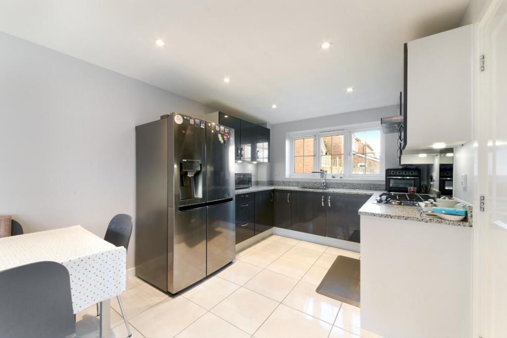 HAYTON CRESCENT,  7.jpg