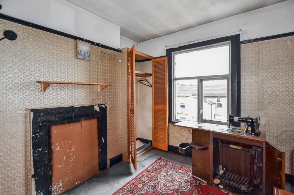 18 Ronver Road, London, SE12 0NJ