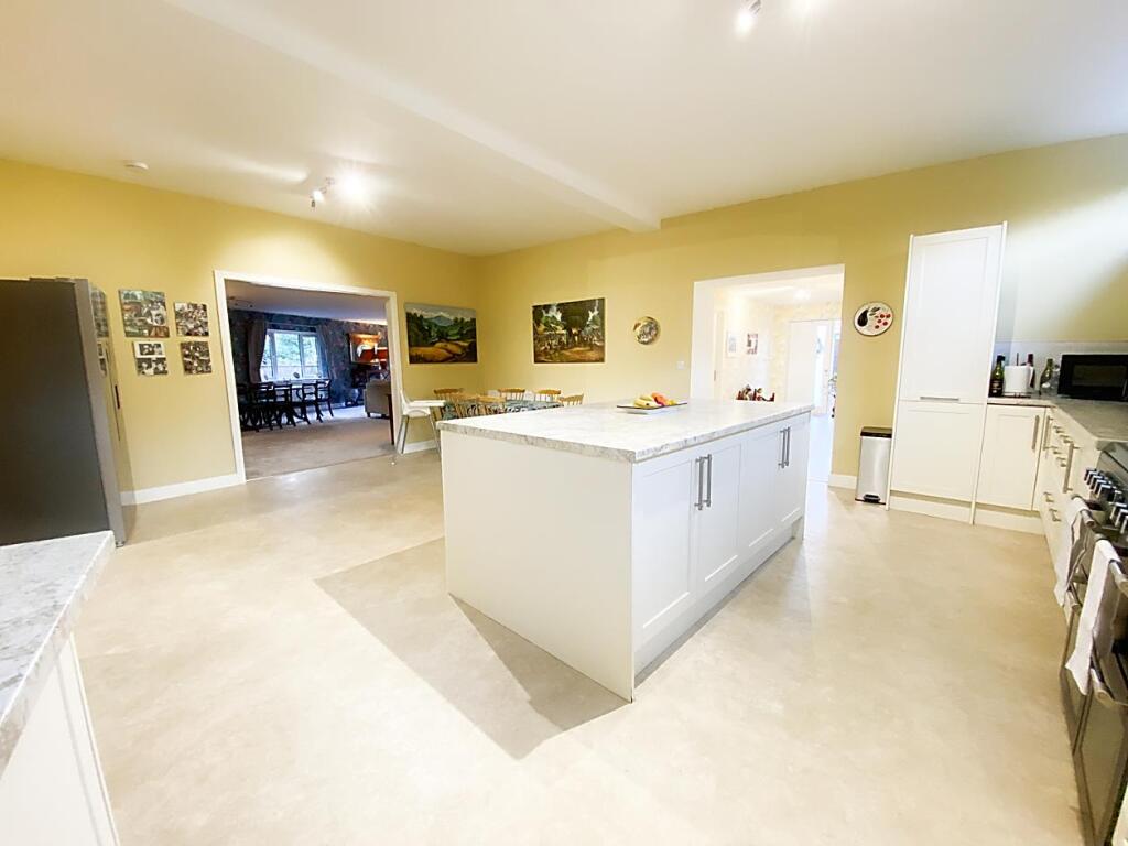 Breakfasting Kitchen