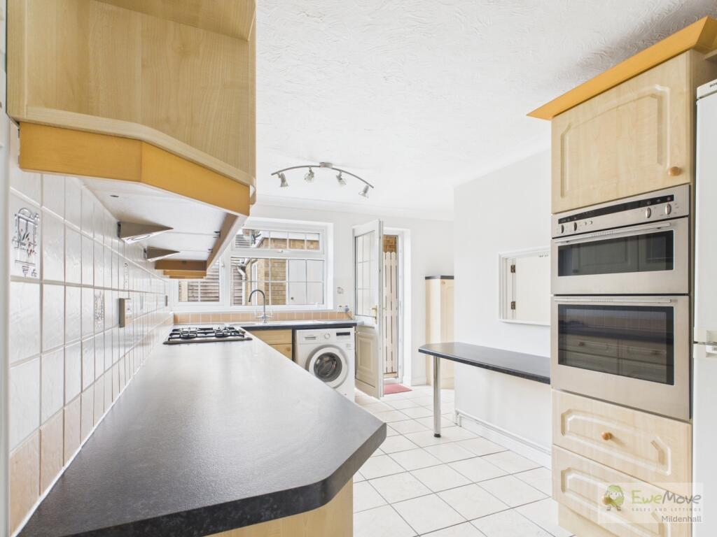 Thetford Road EweMove Mildenhall Kitchen 2