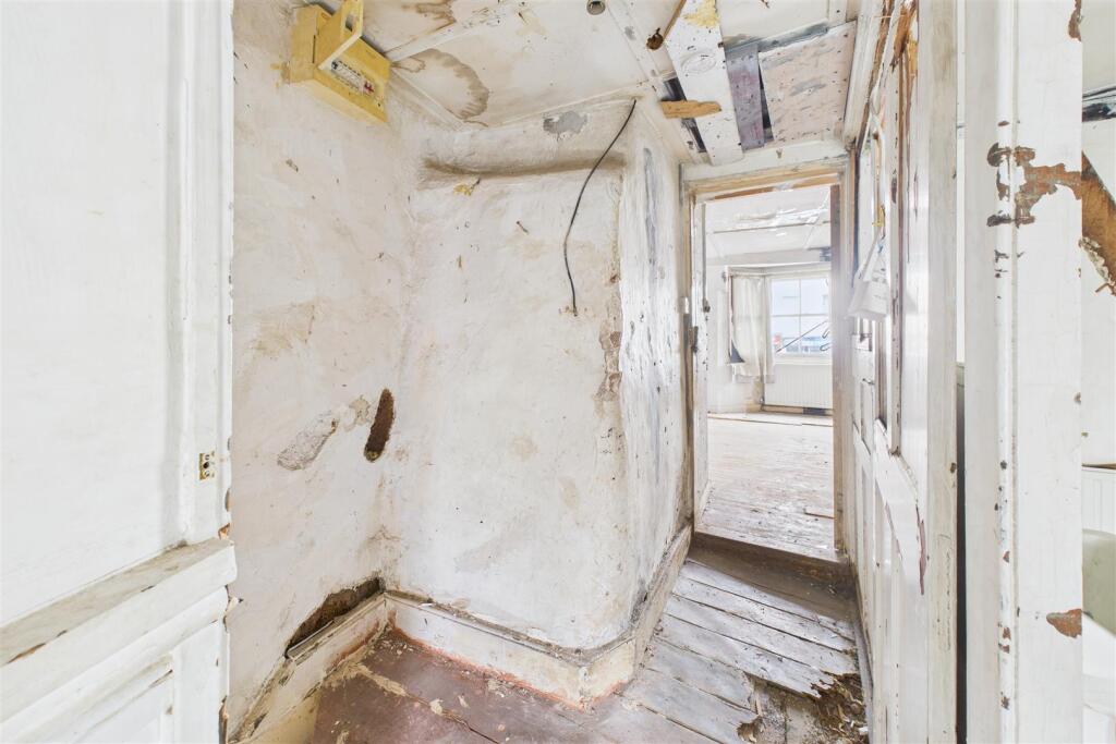 150, East Reach Taunton, Somerset, TA1 3HT | Holli