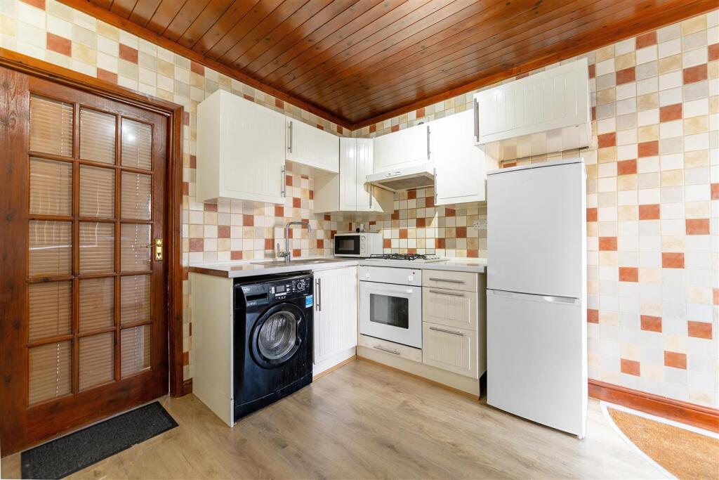 36 Kenilworth Road-260-HDR.jpg