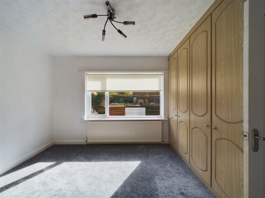 BEDROOM 2
