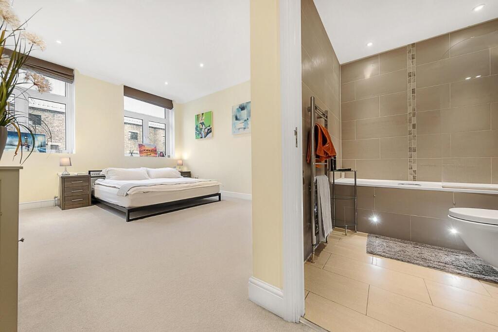 Bedroom &amp; En-Suite.jpg