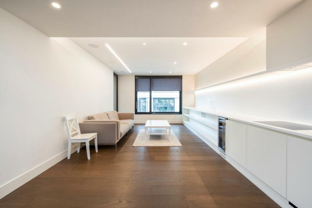 W RECEPTION &amp; KITCHEN 3.jpg