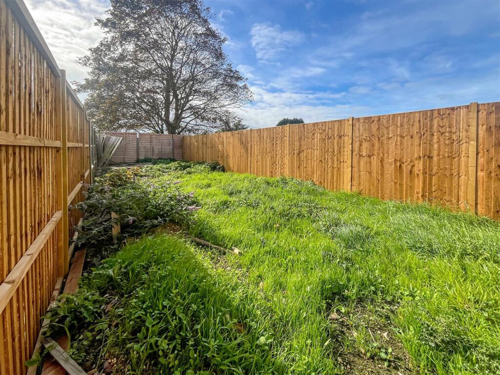 32b Gosden Road