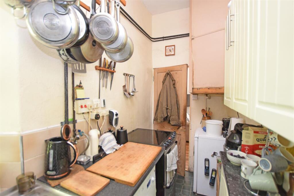 Kitchen BH.JPG