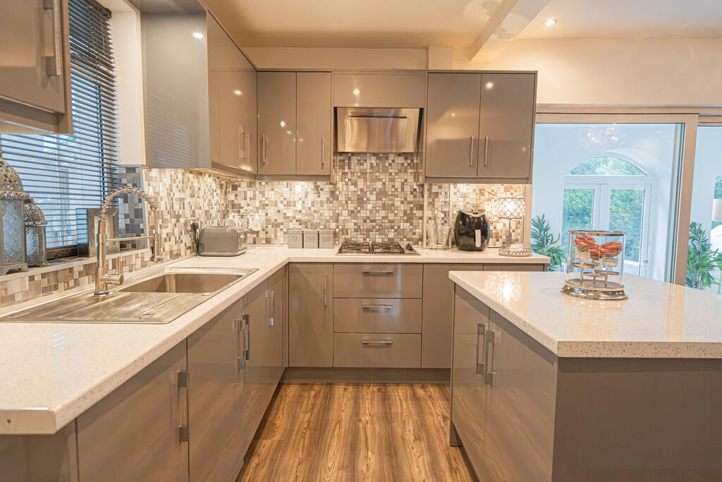 20251013-DSC06926...