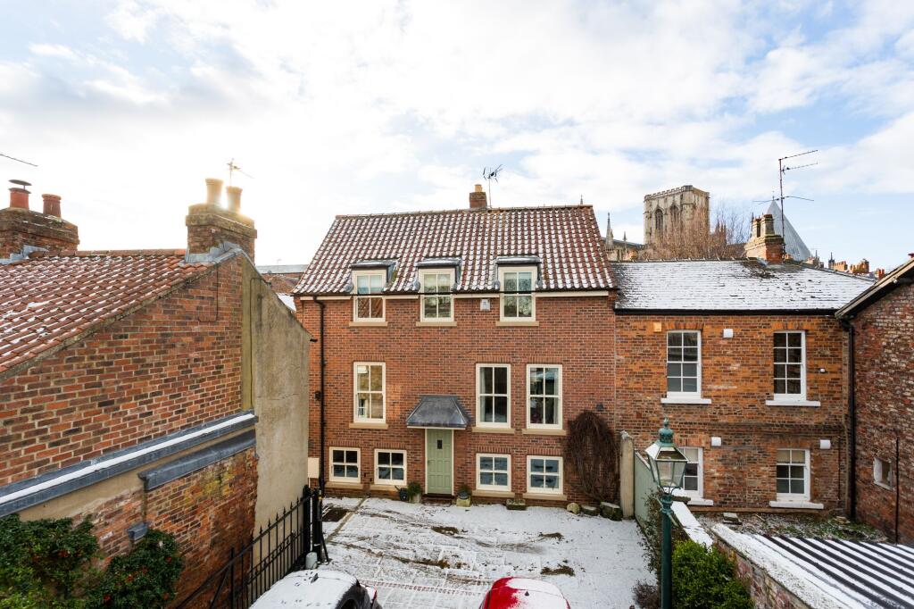 Ogleforth Mews, York, YO1