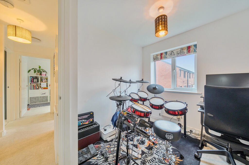 1383614-12-692470...