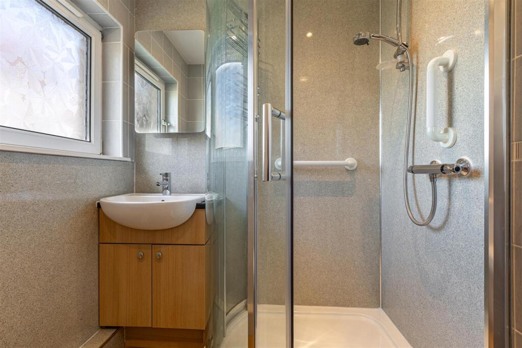14 Eastfield Road Selkirk 32.JPG