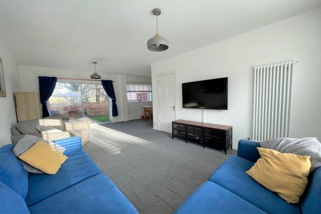 Living/dining room