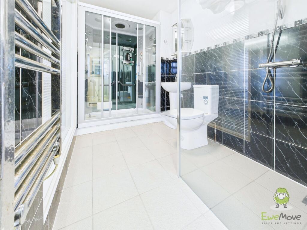 CAM01543G0-PR0169-STILL055