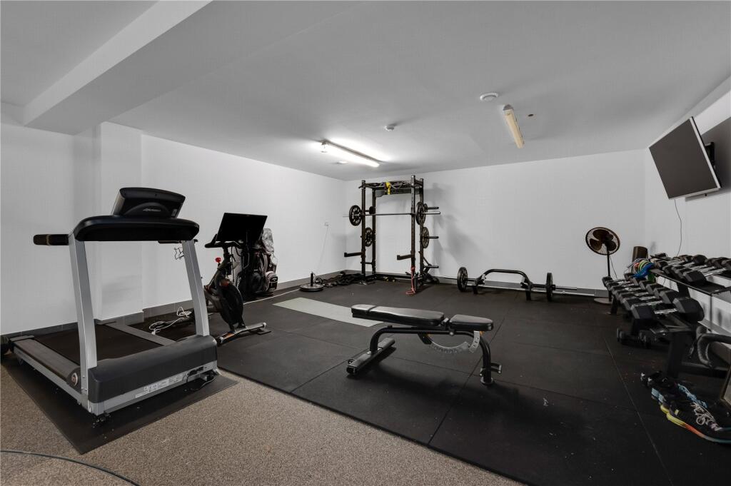 Garage/Gym