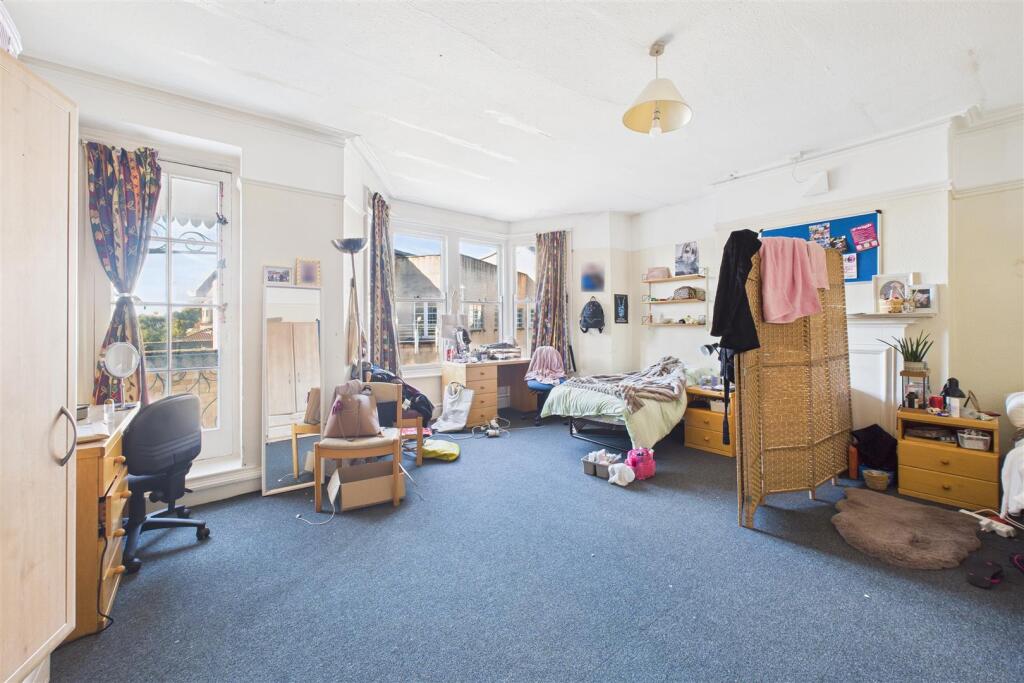 97 Woodland Road, Redland, Bristol BS8 1US | Freeh