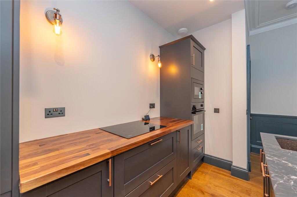 Kitchen Area Alt