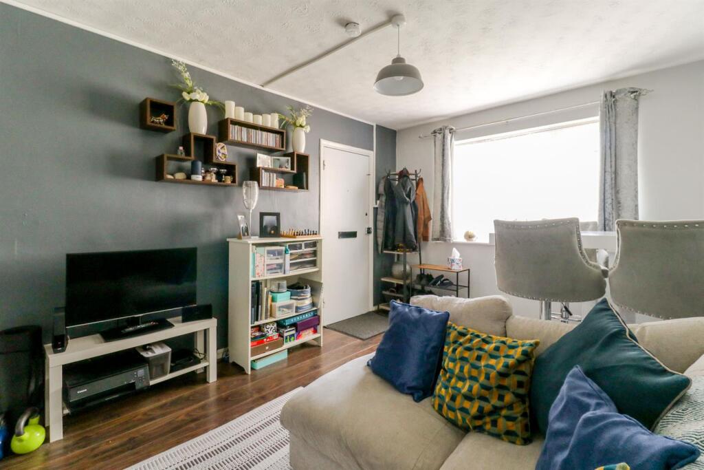 56 Bridle Close-11.jpg