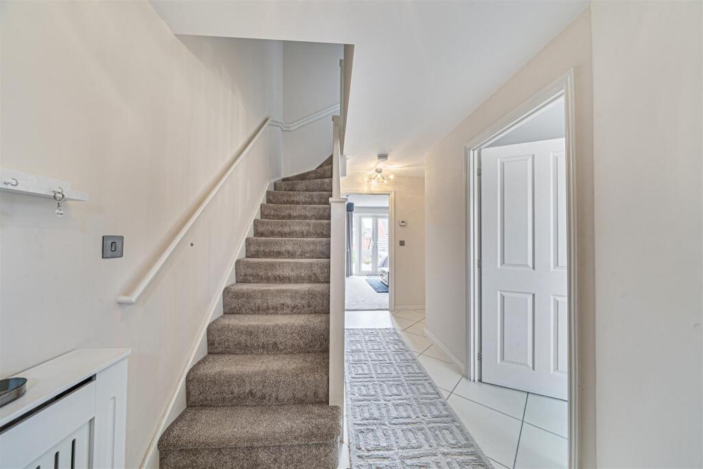 12 Skelhorn Avenue