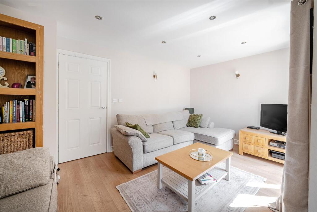 11 The Old Woodyard, Silverstone (14).jpg