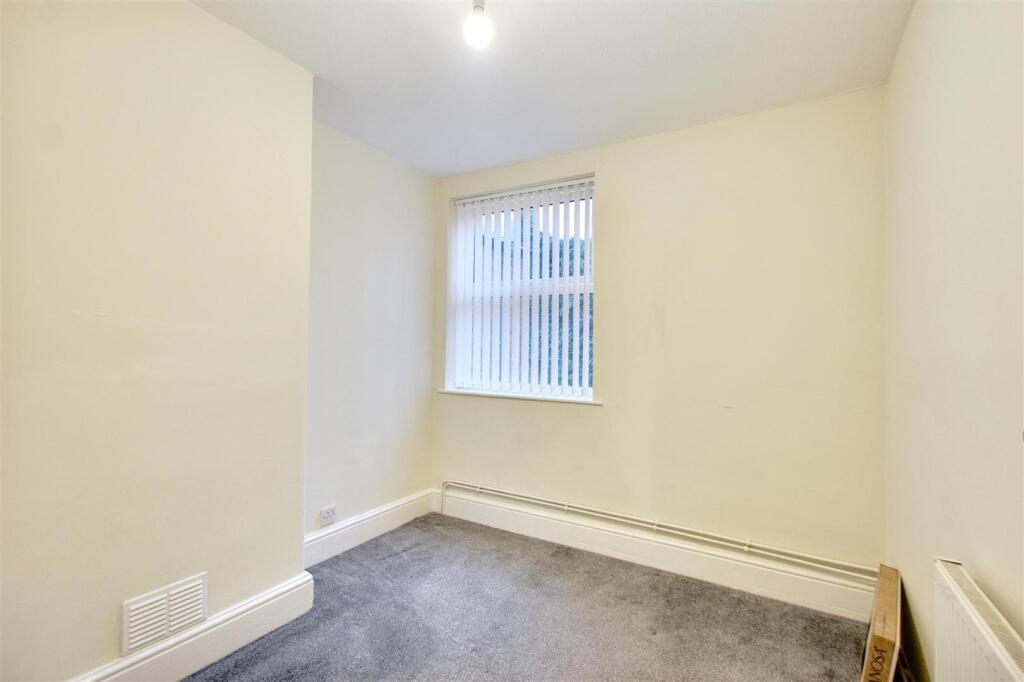 Bedroom 2_1.jpeg