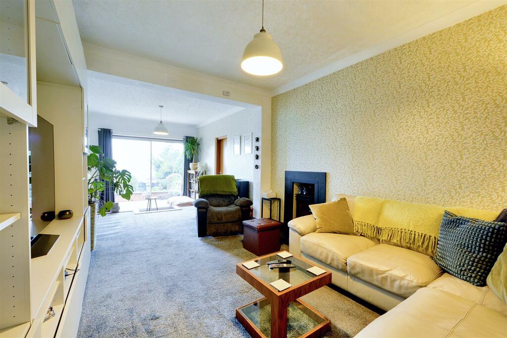 Dining Room_1.jpeg