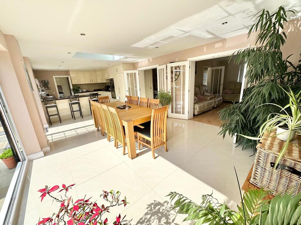 IMG-20250520-WA00...