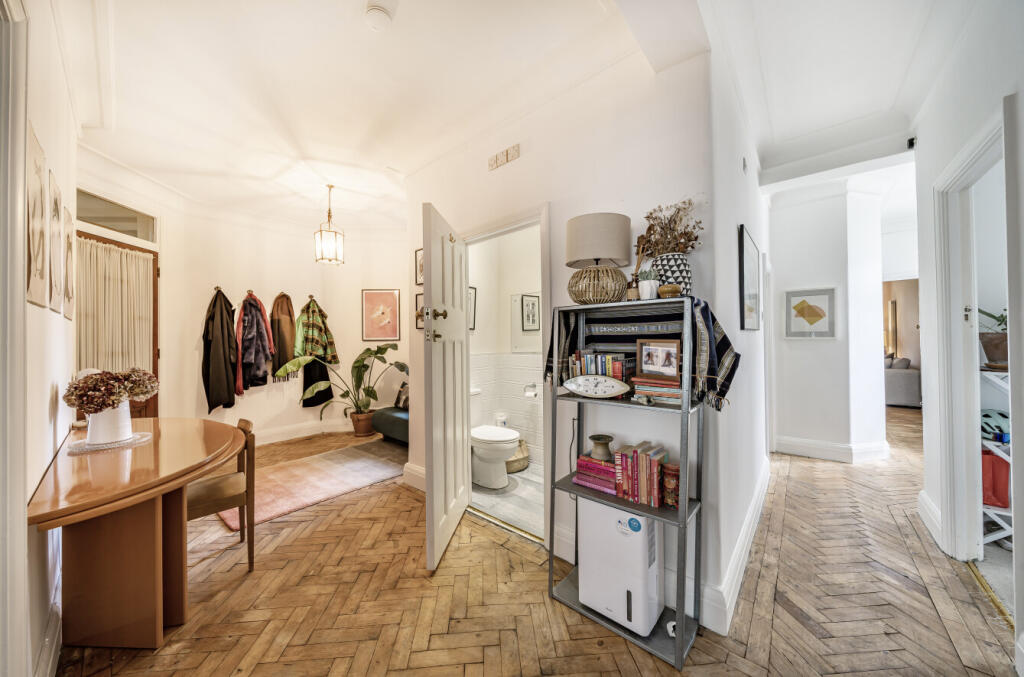 1304704-2-6842e5a...