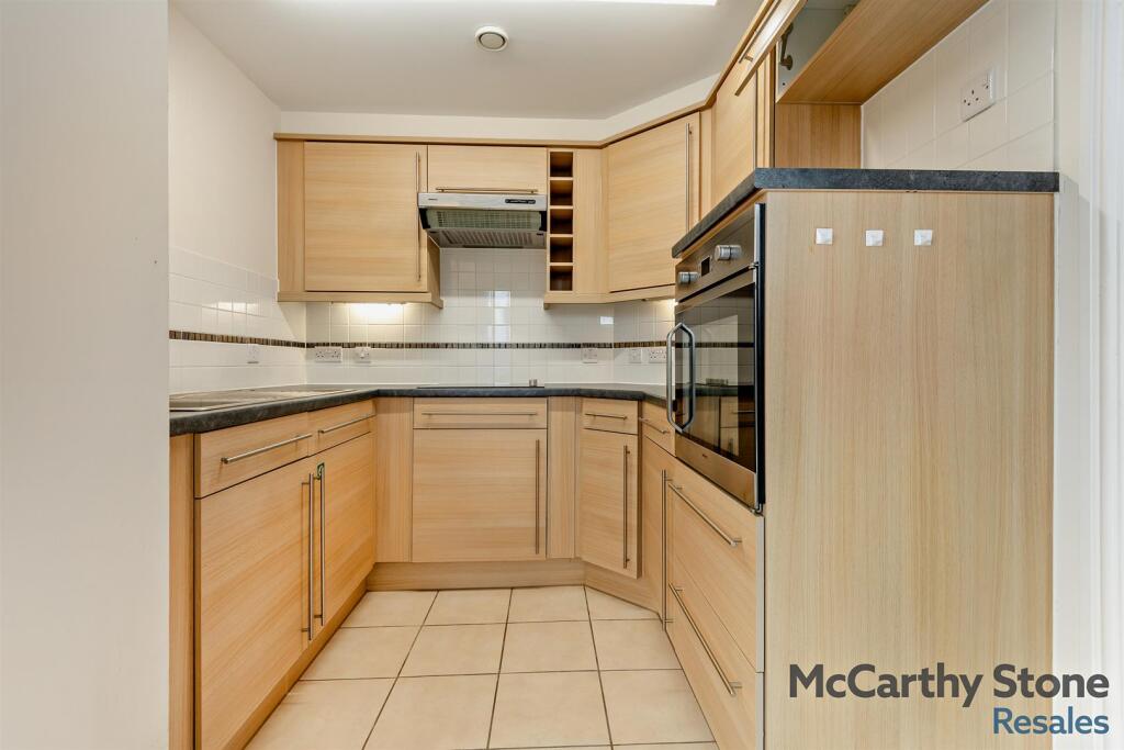 8670688-interior10-800.jpg
