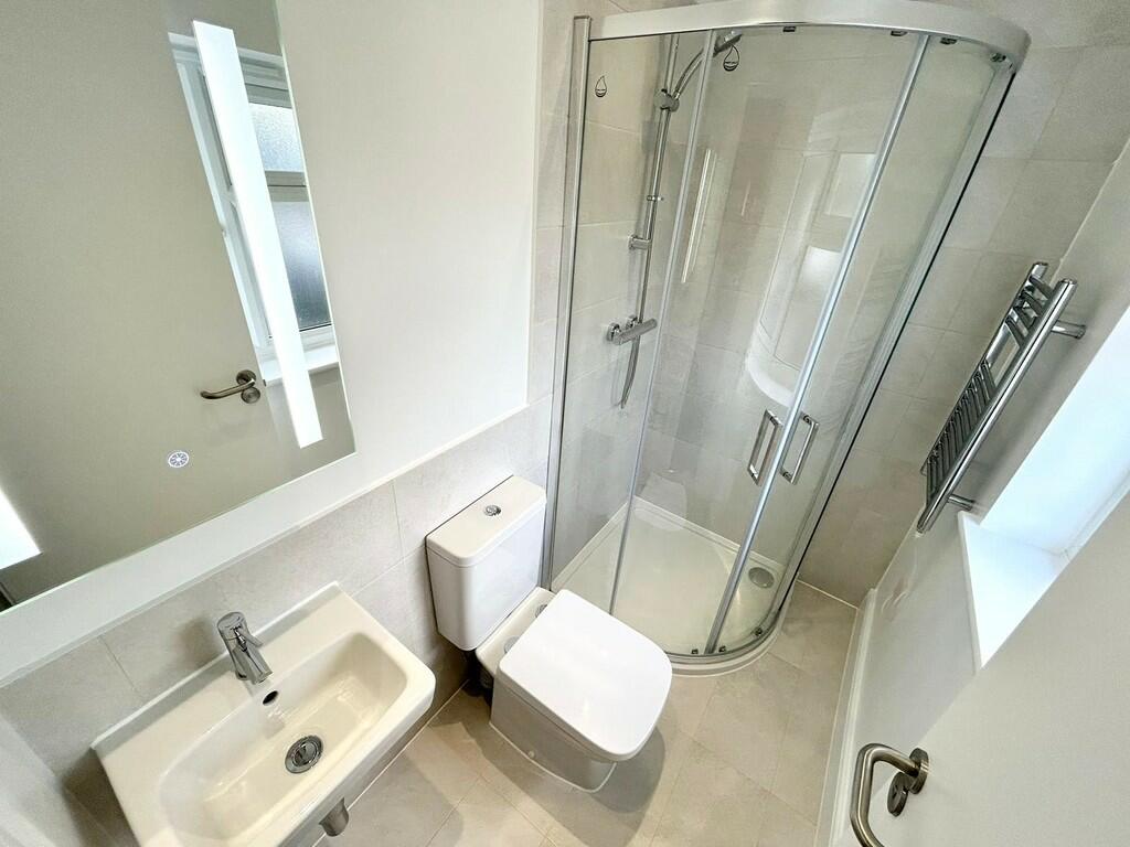 original-06E4DD47...