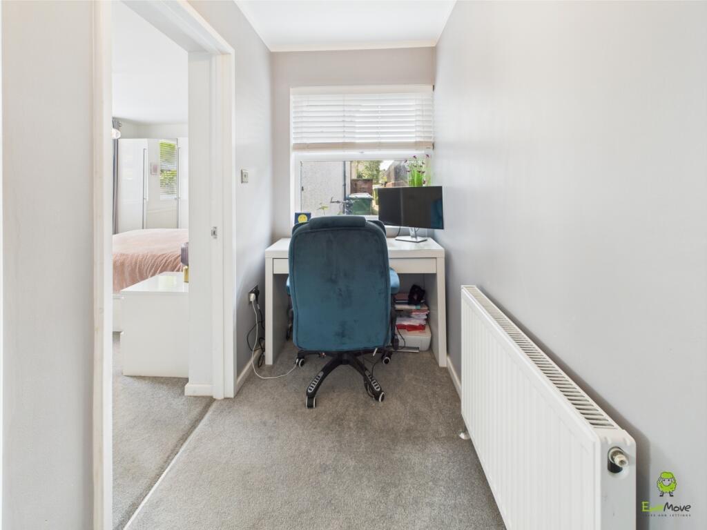 CAM03779G0-PR0227-STILL011