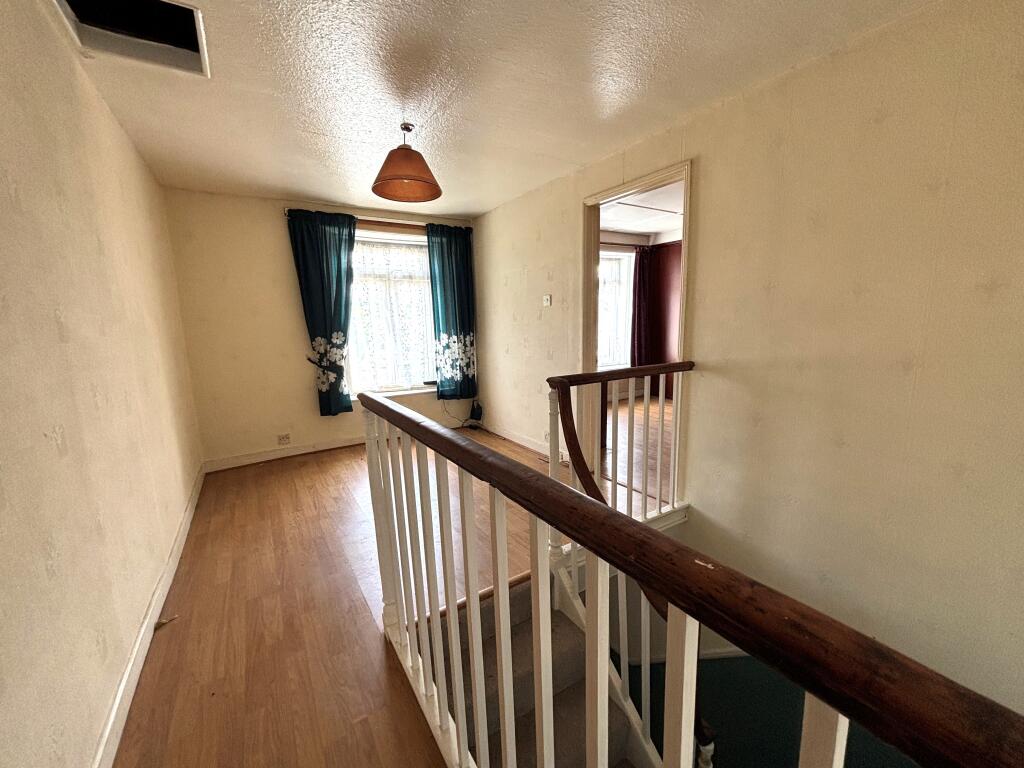 Hallway T202505220848.jpg