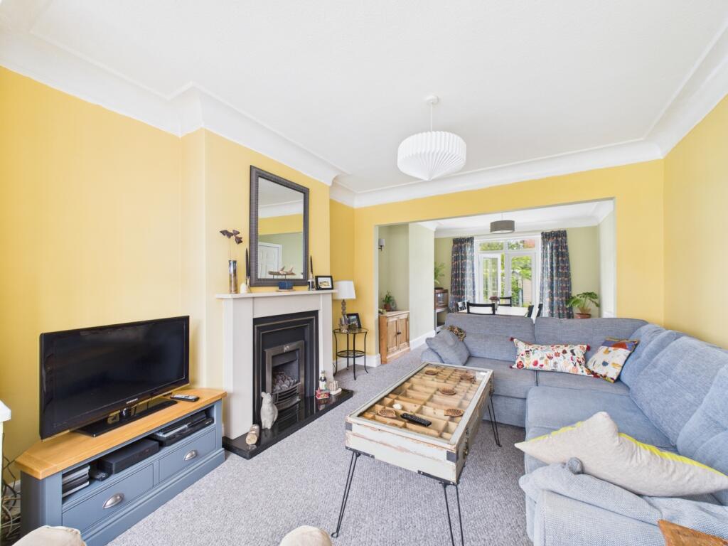 CAM02195G0-PR0076-STILL010