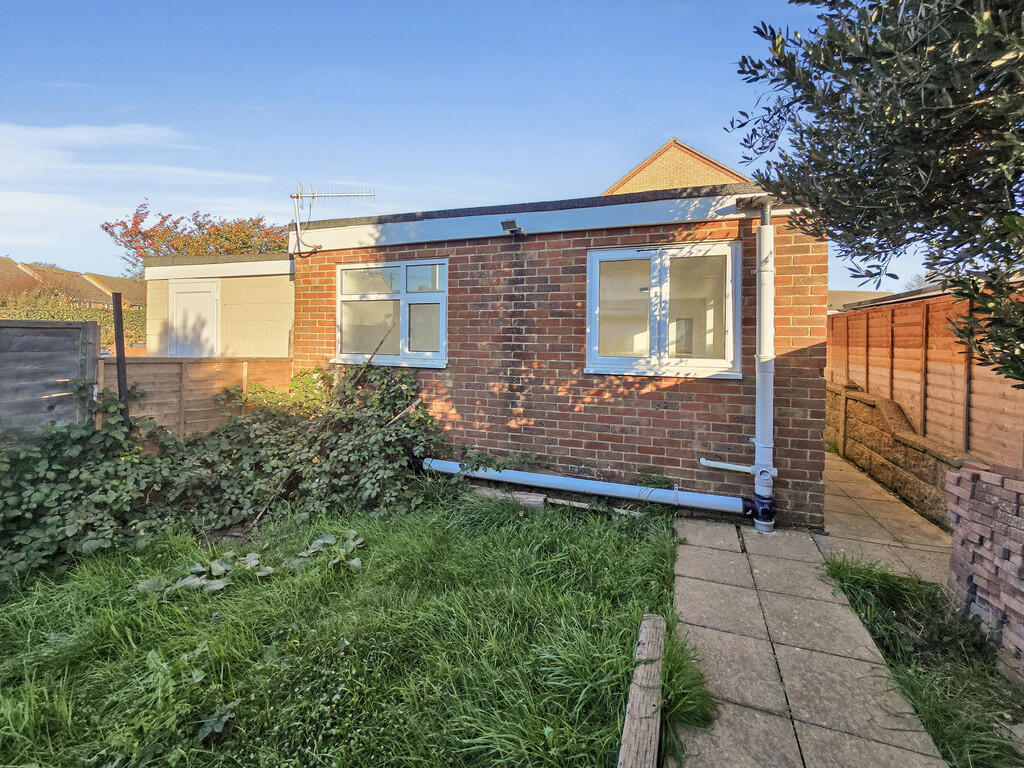 GARDEN STUDIO EXT...