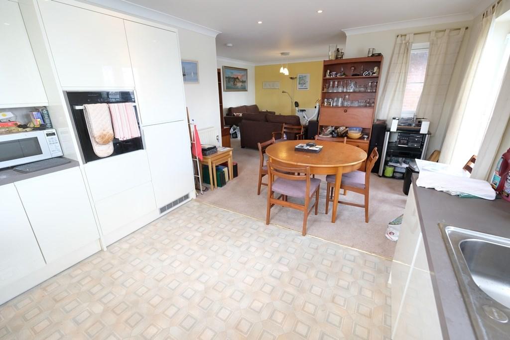 OPEN PLAN ROOM