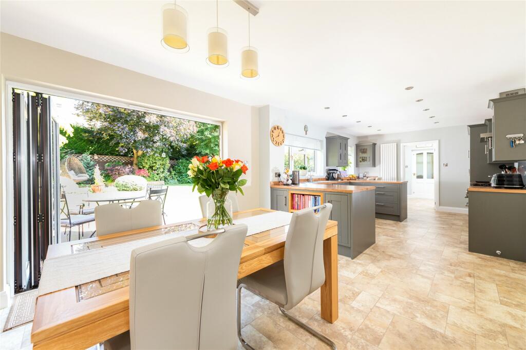 Kitchen/Dining Rm
