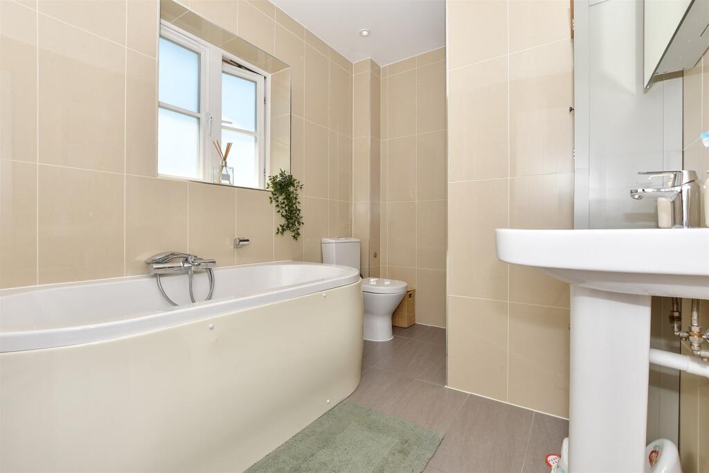 En-Suite Bathroom