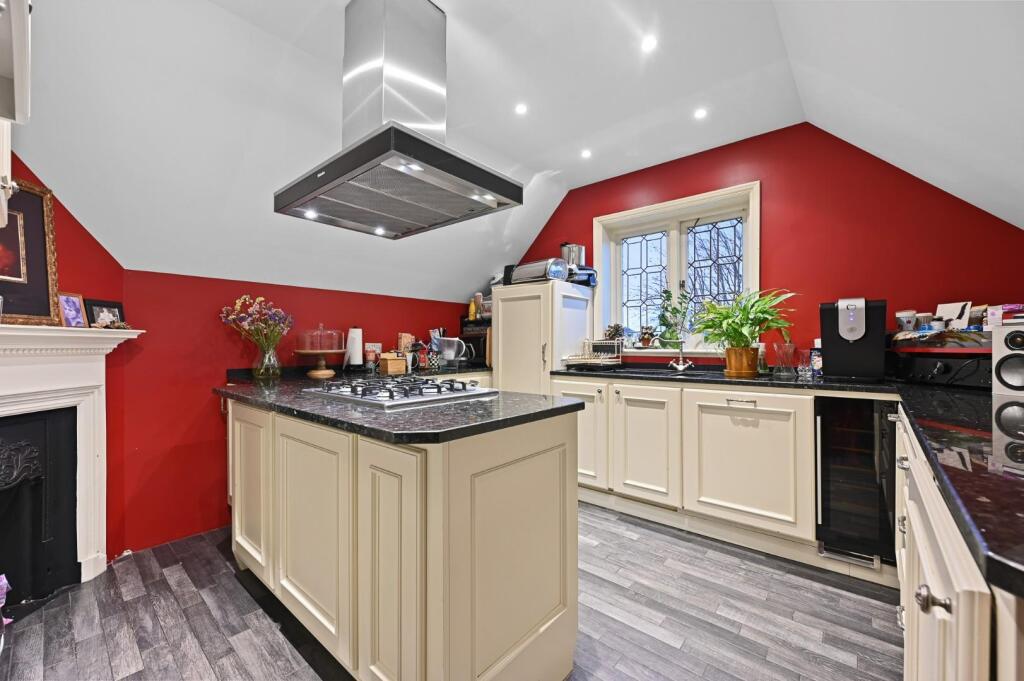 REE - 70C Castlebar Road - Kitchen3 (1).jpg