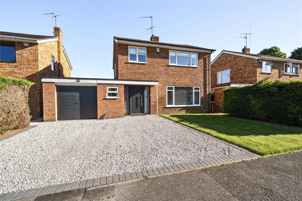 Birnam Close, Ripley, Surrey, GU23