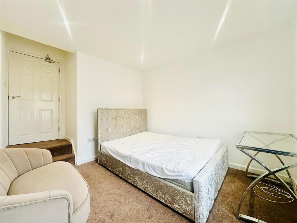Bedroom 2/Living Room