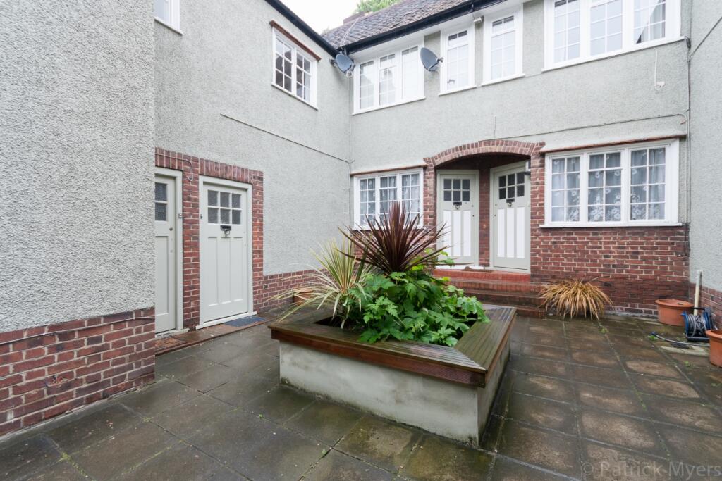 2 Braeside Court-10