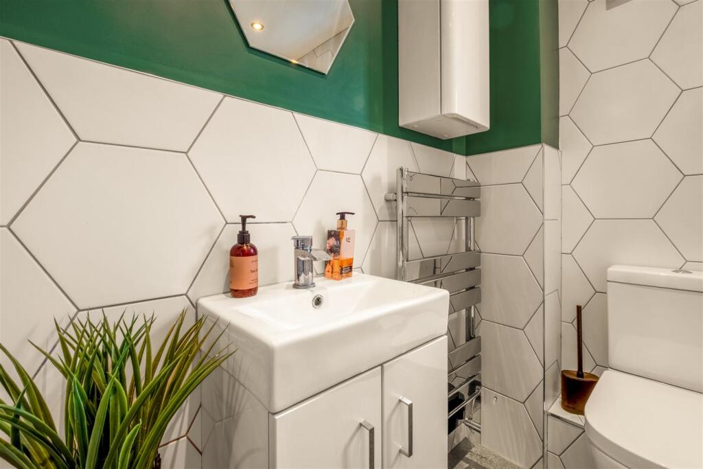 9 Blackthorn Close_14.jpg